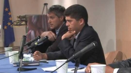 Pablo Fajardo junto a Steven Donziger