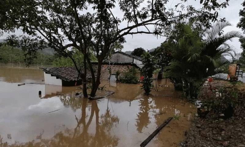 Las viviendas quedaron cubiertas por el agua en la parroquia Guadalupe. Foto: Cortesía del GAD de Zamora.