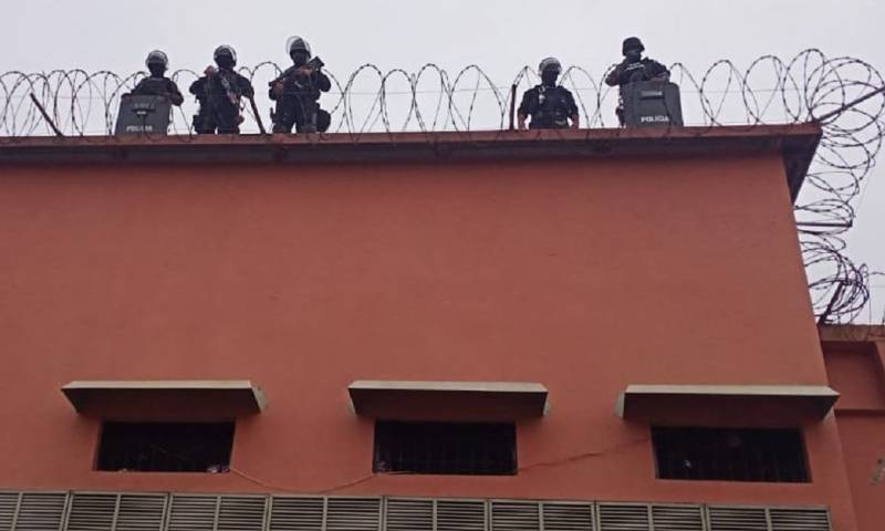 Policía halla dinamita y granada en operación de control en cárcel de Guayaquil / Foto: EFE