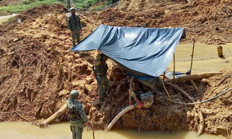 2 campamentos de minería ilegal fueron localizados en Sucumbíos / foto cortesía Fuerzas Armadas