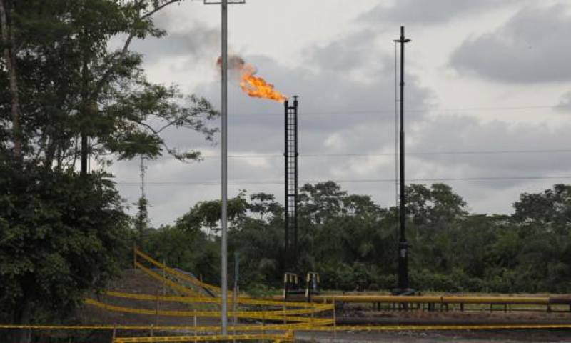 Foto referencial. Ecuador forma parte de un tratado para terminar con la quema de gas en los próximos años. Foto: El Comercio