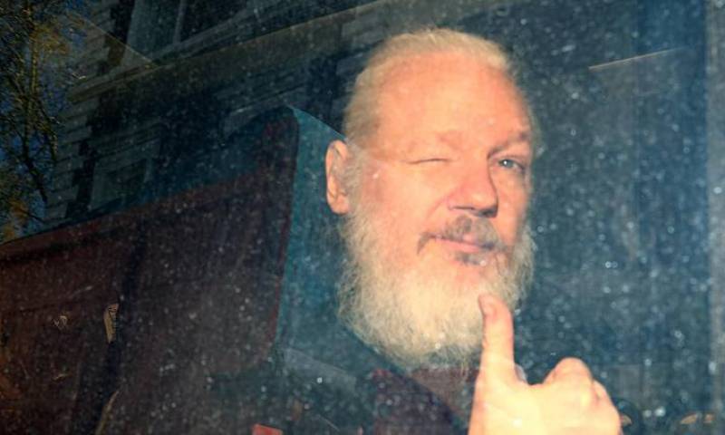 En los seguimientos habrían sido incluidas las entrevistas que mantenía Assange con sus abogados. Foto: Expreso