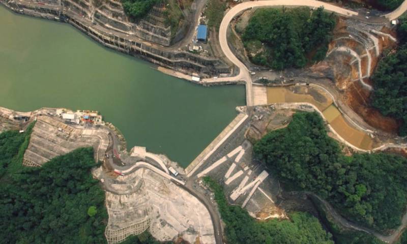  Imagen referencial de la Central Hidroeléctrica Coca Codo Sinclair tomada desde el aire, en 2016 por el Ministerio de Energía. - Foto: Ministerio de Energía