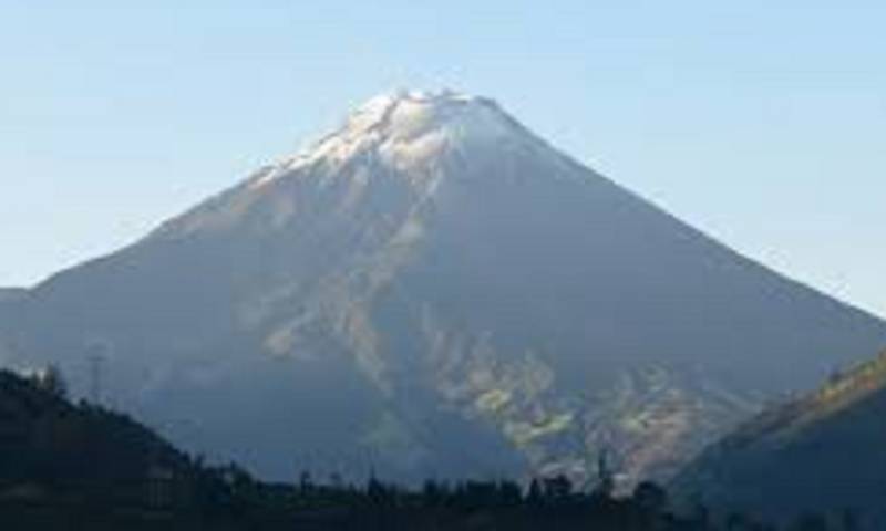 A las 15.53 del pasado domingo el ECU 911 recibió una llamada que detallaba que una turista nacional perdió su rumbo ascendiendo al volcán Tungurahua/ Foto: cortesía