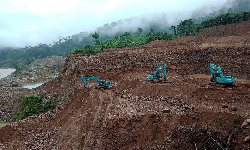 Con imágenes de satélite, se ha identificado que el área afectada por la minería dentro de este territorio indígena ha crecido en 258 hectáreas en los últimos dos años / Foto: EFE
