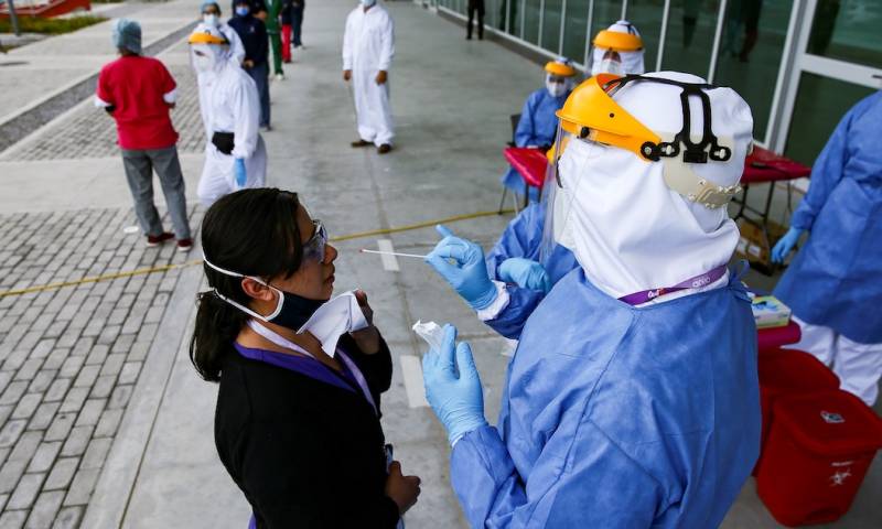 Ecuador suma 683 nuevos casos de covid-19 y acumula 859.890 en pandemia / Foto: EFE