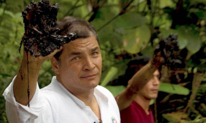 “La mano sucia de Chevron” fue una campaña impulsada por Rafael Correa contra la petrolera. Trajo varias estrellas de Hollywood a la Amazonía. Foto: Plan V