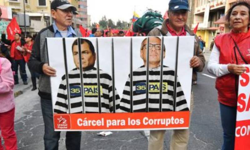 Marcha del FUT apoyando consulta popular y pidiendo renuncia de Glas, en Quito, el 20 de septiembre de 2017. Foto: La República
