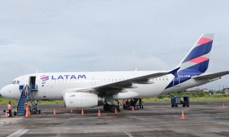 El avión solidario llegó a El Coca / Foto: cortesía Ministerio de Transporte