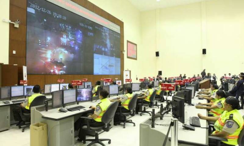 OPERACIONES. En las salas de operaciones del ECU-911 operan varios organismos de seguridad. Foto: La Hora