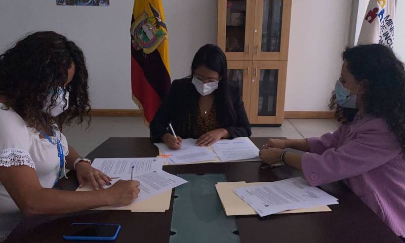 Ecuador firmó un nuevo convenio para la intermediación de adopciones internacionales / Foto: cortesía MIES