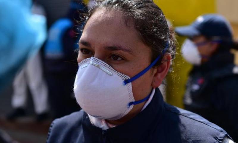 Los ciudadanos toman precauciones como el uso de mascarillas para no contagiarse del nuevo virus. Karina Defas / EXPRESO 