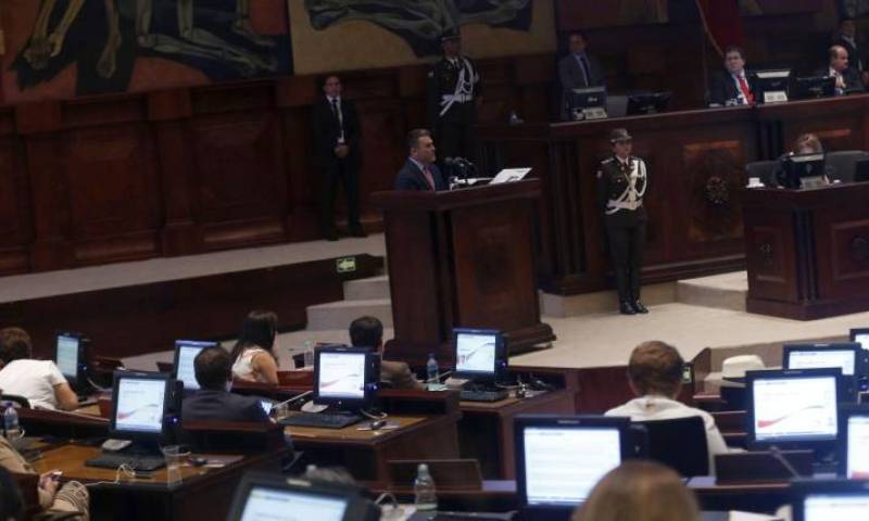 José Serrano se defendió leyendo declaraciones juradas de policías, que inculpan al fiscal Baca. Foto: Expreso