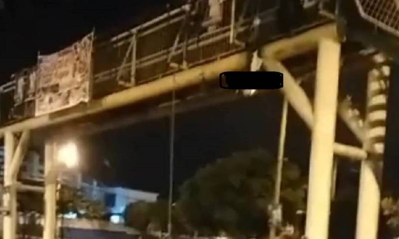 Se trata del tercer caso en Ecuador de cuerpos colgados desde un puente, tras hechos reportados en las provincias del Guayas (febrero) y del Cañar (marzo) / Foto: El Universo 