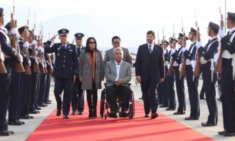 INVESTIGACIÓN. El presidente, Lenín Moreno, en su cuenta de Twitter, pidió que se haga la investigación. Ayer llegó a Chile. Foto: La Hora