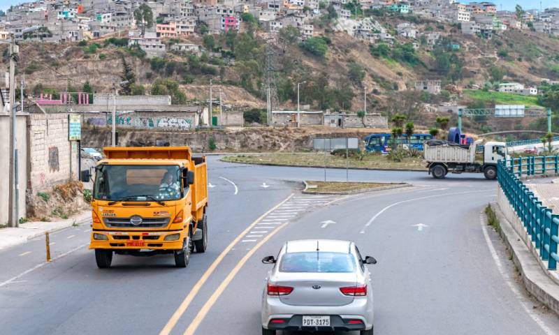 Pico y placa del 26 de abril de 2024 en Quito, placas terminadas en 9 y 0 no podrán circular / Foto: Shutterstock