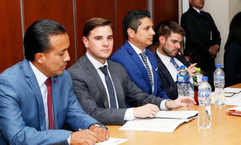 Audiencia. Balda y sus abogados en la cita en que la jueza Daniela Camacho amplió la instrucción hasta el 18 de julio. Foto: La Hora