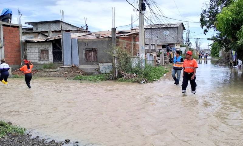 Se registran también dos viviendas destruidas y 610 inmuebles afectados / Foto: cortesía de la Secretaría de Gestión de Riesgos