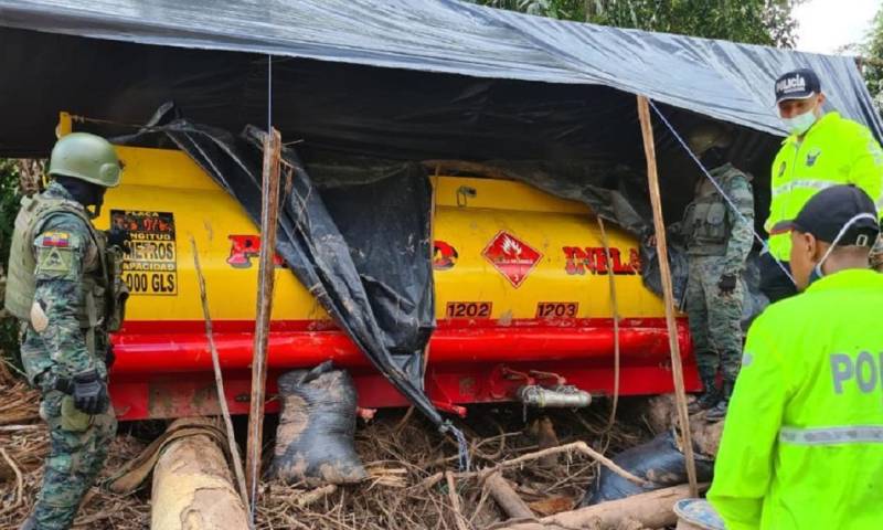 Dos tanqueros fueron hallados en campamento clandestino en Orellana / Cortesía de las Fuerzas Armadas