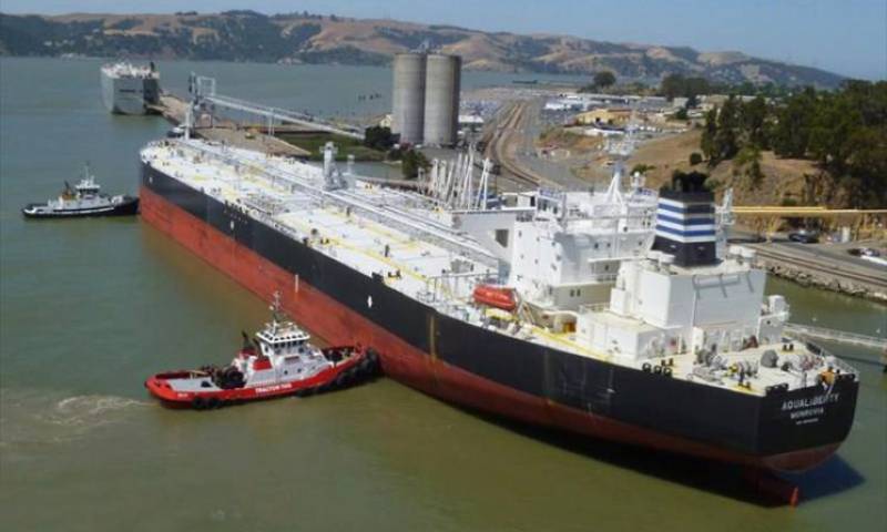 El buque Aqualiberty, con bandera de Liberia, es uno de los cinco buques que más transportaron crudo ecuatoriano prevendido a China y Tailandia. Foto: El Universo