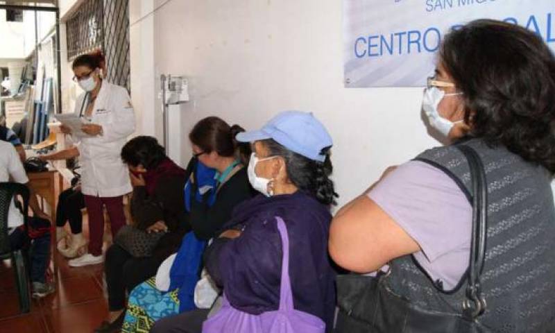 De los 691 casos de Influenza AH1N1 el 47,5% (328) corresponde a mujeres. Foto: Francisco Espinoza / EL COMERCIO