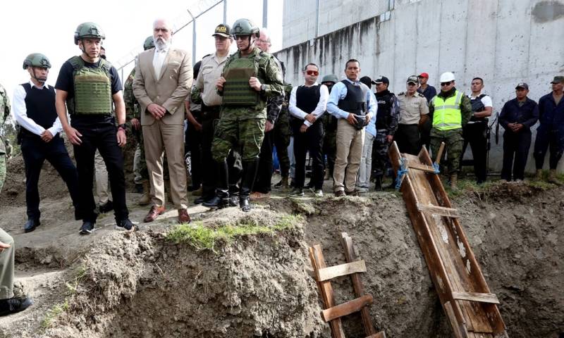 El presidente Noboa inspeccionó el Centro de Privación de Libertad (CPL) Azuay N.°1. / Foto: cortesía Presidencia