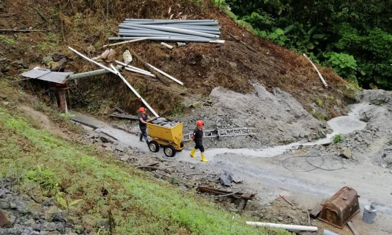 Minería artesanal en Ecuador / Foto: IIGE