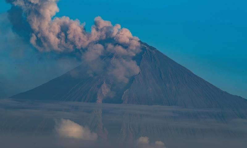 El Sangay, de 5.230 metros de altura sobre el nivel del mar, se ubica en la provincia amazónica de Morona Santiago / Foto: EFE