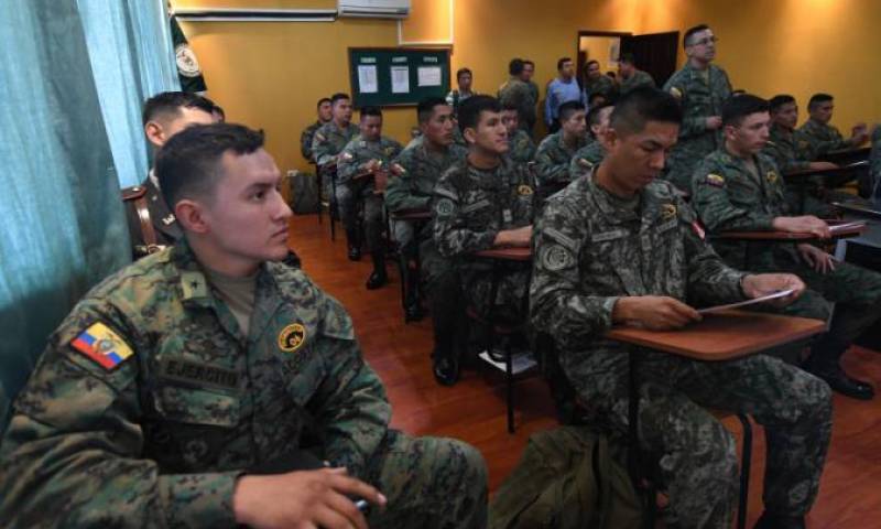 Grupo de soldados de Perú y Ecuador, en capacitación. Foto: El Universo