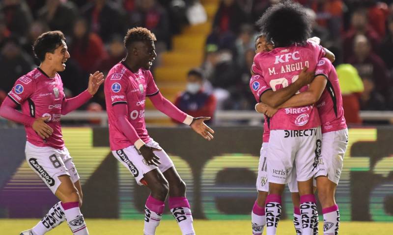 En la decimotercera jornada, el Aucas, líder con 26 puntos, recibirá el domingo al Mushuc Runa / Foto: EFE