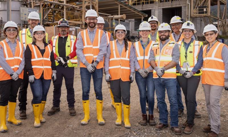 En febrero, la Ministra de Energía y Minas, Andrea Arrobo, visitó Fruta del Norte / Foto:  cortesía Lundin Gold