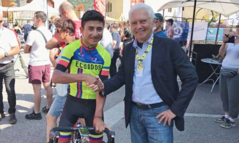 Momento. Jefferson Alexander Cepeda ganó la última etapa del Tour L’avenir y fichó por el equipo Androni de Italia. Foto: La Hora