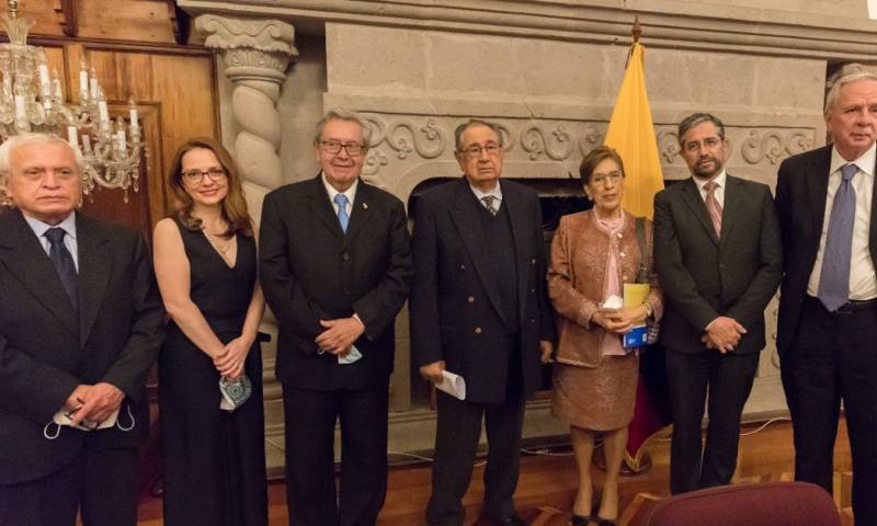 Antonio Sacoto presentó su libro “Ecuador, novela y diplomacia”/ Foto: cortesía Cancillería
