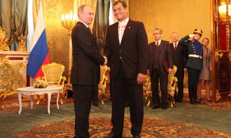 El presidente Rafael Correa visitó el Kremlin durante su mandato, en 2013. Actualmente es entrevistador del canal RT donde tiene su propio programa. Foto: Plan V