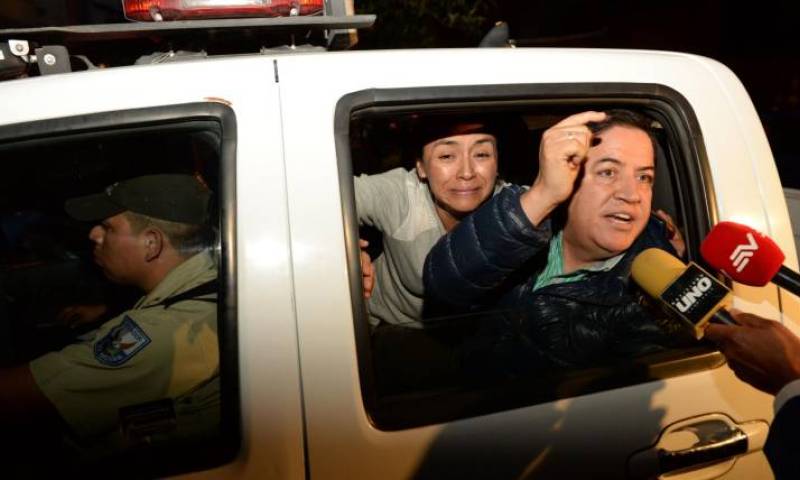 Detención. Marco Bravo a su ingreso en la Unidad de Flagrancia de la Fiscalía. Fue detenido en el norte de Quito. Se declaró perseguido político. Foto: Expreso