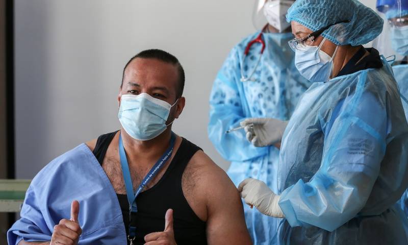 Covid-19: Unas 6.000 personas han sido vacunadas en Ecuador / Foto EFE