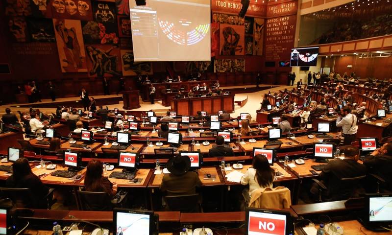 La Asamblea Nacional aprobó la ley de defensa de la dolarización / Foto: EFE