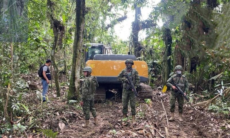  Narcotráfico, minería ilegal y tráfico de personas ponen en riesgo a las comunidades indígenas / Foto: cortesía FF.AA.