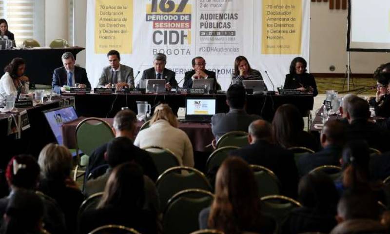Comisionados de la CIDH durante una de sus sesiones celebradas en Bogotá, Colombia. Foto: La Hora