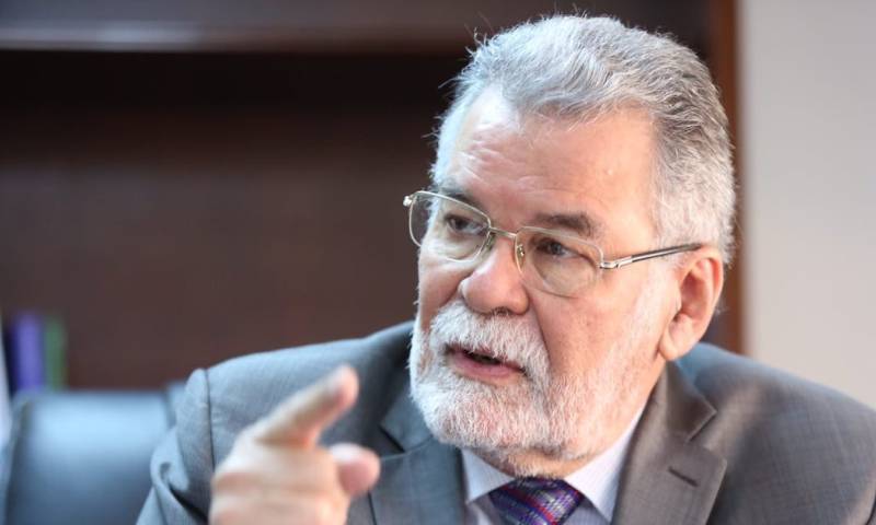 El vicepresidente del CNE pide revocar el estatus de dos observadores españoles / Foto cortesía cuenta Twitter Enrique Pita