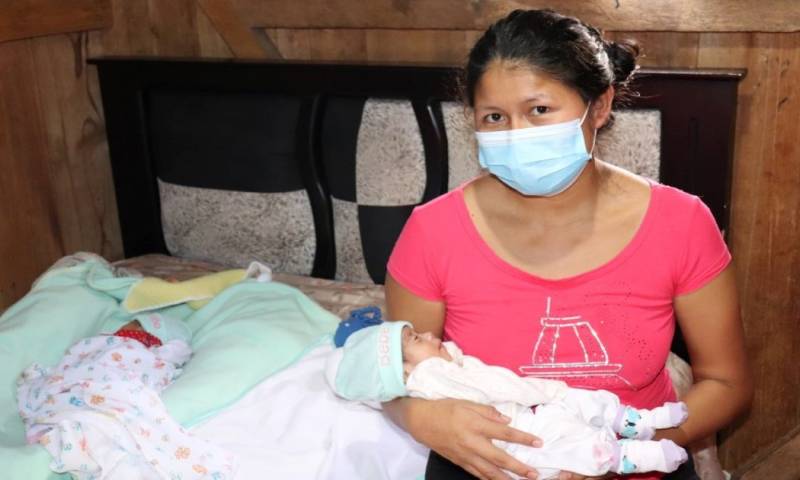 Gemelas prematuras permanecieron 46 días en hospital del Tena / cortesía ministerio de Salud