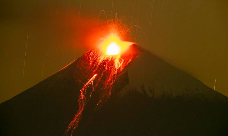 Estas explosiones se percibieron en el norte de la ciudad amazónica de Macas, cercana al volcán / Foto: EFE