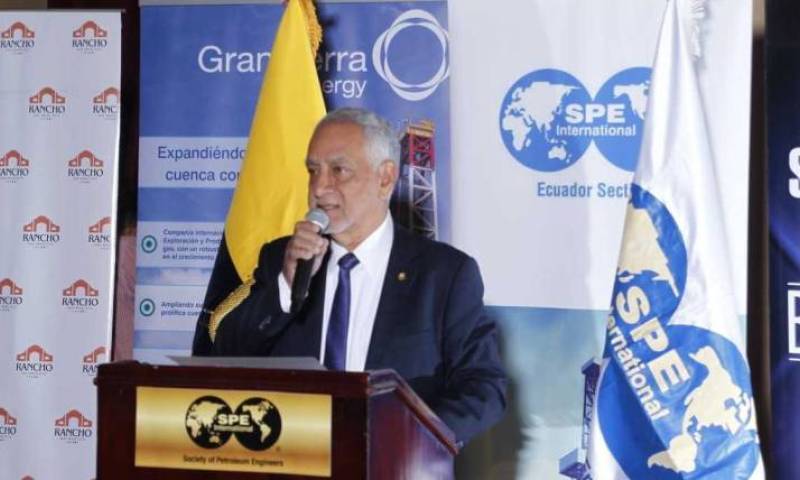 El ministro Carlos Pérez mencionó que se adelantarán contratos para el desarrollo de siete bloques petroleros. Foto: Expreso
