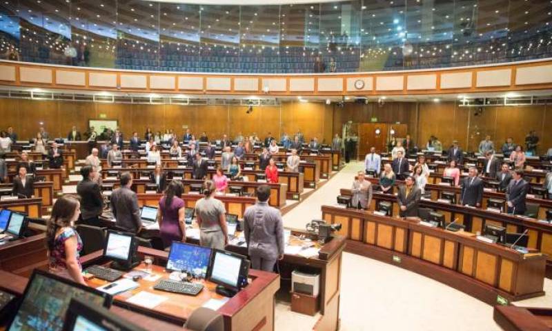 Ponencias. En una maratónica jornada, el Pleno de la Legislatura aprobó las modificaciones sustanciales a la Ley de Comunicación. Foto: La Hora