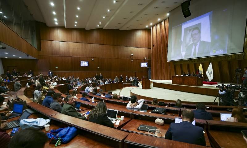 La presidenta de la Comisión de Fiscalización, puso fin a diez días de comparecencias, sobre todo de funcionarios y exautoridades que han defendido la inocencia del mandatario / Foto: Cortesía EFE