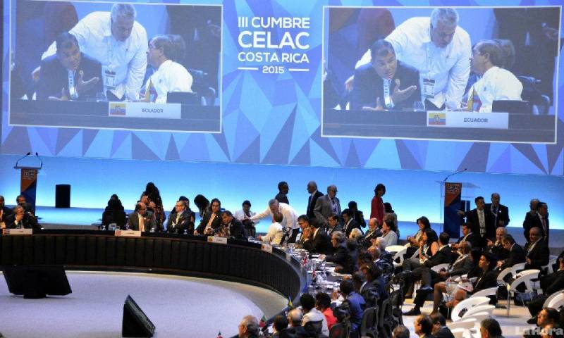 Los Presidentes latinoamericanos y del Caribe durante la sesión de cierre de la Celac. (AFP) 