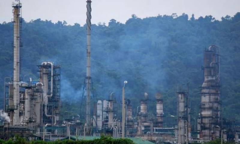 La Refinería Esmeraldas puede procesar hasta 110 000 barriles de crudo. Foto: El Comercio