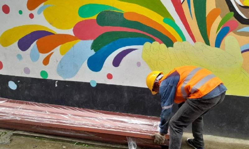 Los trabajos incluyen mantenimiento de estructuras metálicas, baterías sanitarias, adecuación de canchas cubiertas y mantenimiento de cableado eléctrico / Foto: cortesía Ministerio de Educación