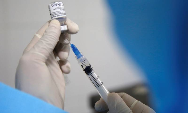 Gobierno permitirá la importación directa de vacunas a municipios / Foto EFE