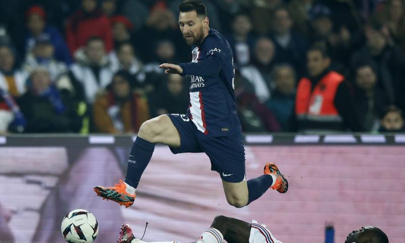 Las bajas prestaciones de Messi son, para Le Parisien, "el símbolo del declive" del PSG en los últimos meses / Foto: EFE
